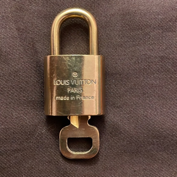 Louis Vuitton Lock and Key - Picture 2 of 5